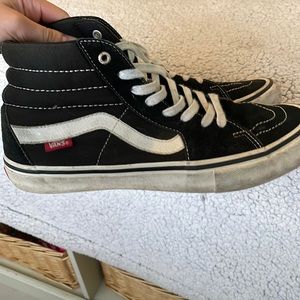 Mens hightop black Vans skate shoes